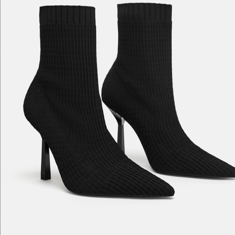 ZARA ELASTIC HEELED BOOTIES